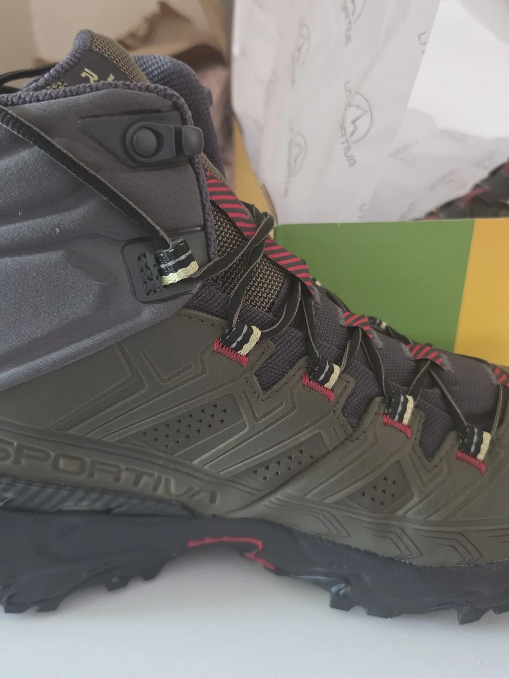 La Sportiva Olive Ultra Raptor 2 Mid GTX Hiking & Backpacking Boots